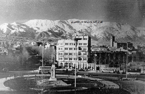 <a href='http://qademqademhaa.niloblog.com/p/62/'>میدان</a> انقلاب