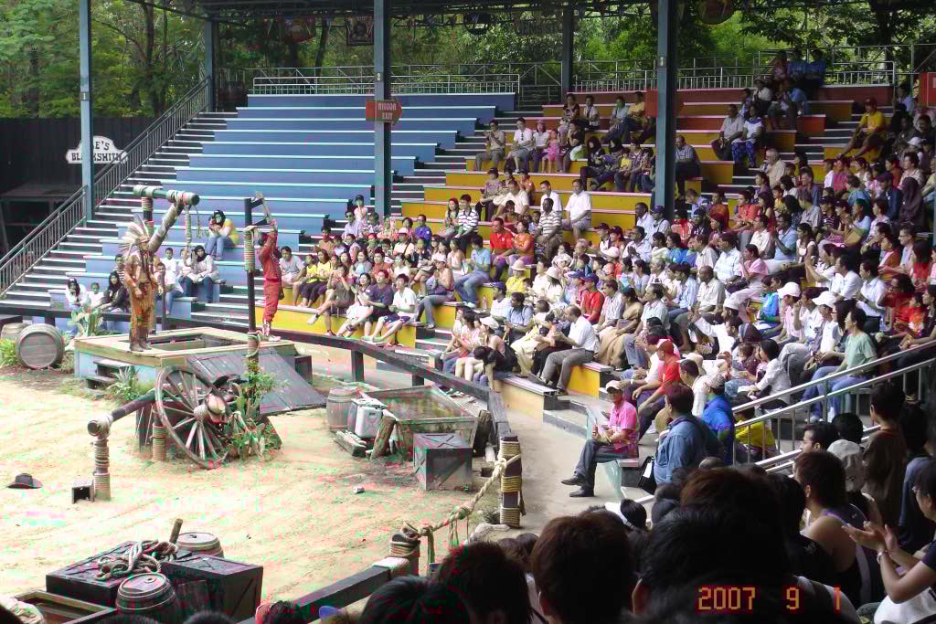 http://s9.picofile.com/file/8268514734/DSC02526.jpg