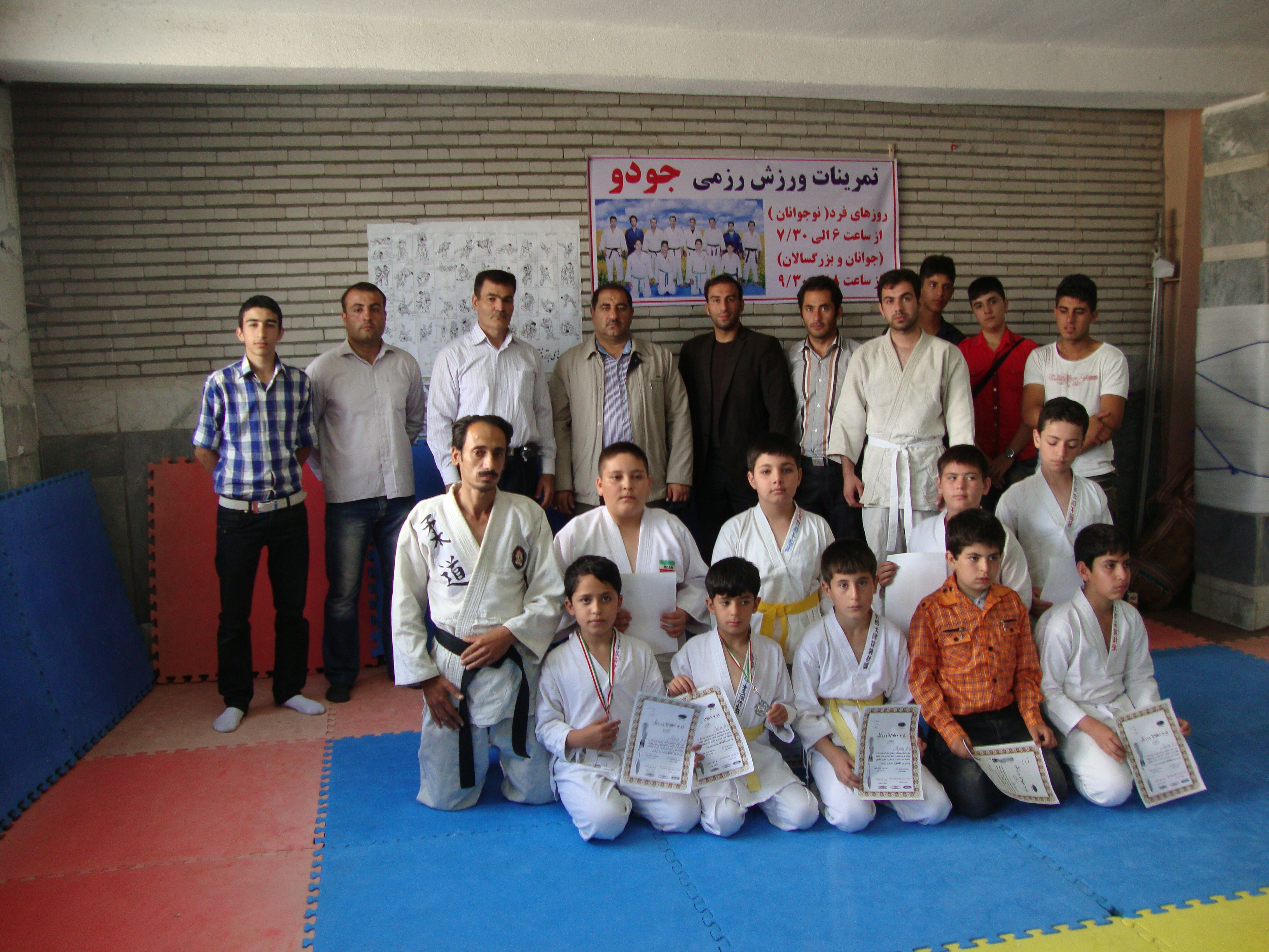 http://s9.picofile.com/file/8268851368/DSC02238_.JPG