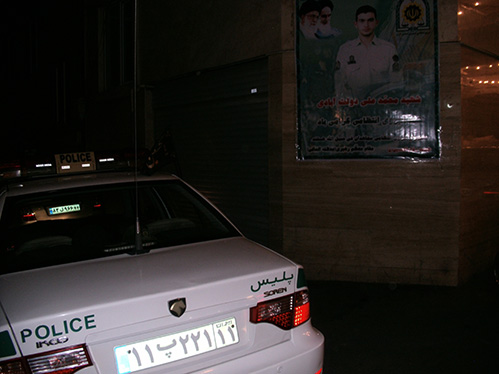 دیدارسرهنگ حسن نورآبادی ریاست محترم کلانتری 119 مهرآباد جنوبی با خانواده شهیدمحمّدعلی دولت ابادی به مناسبت هفته نیروی انتظامی