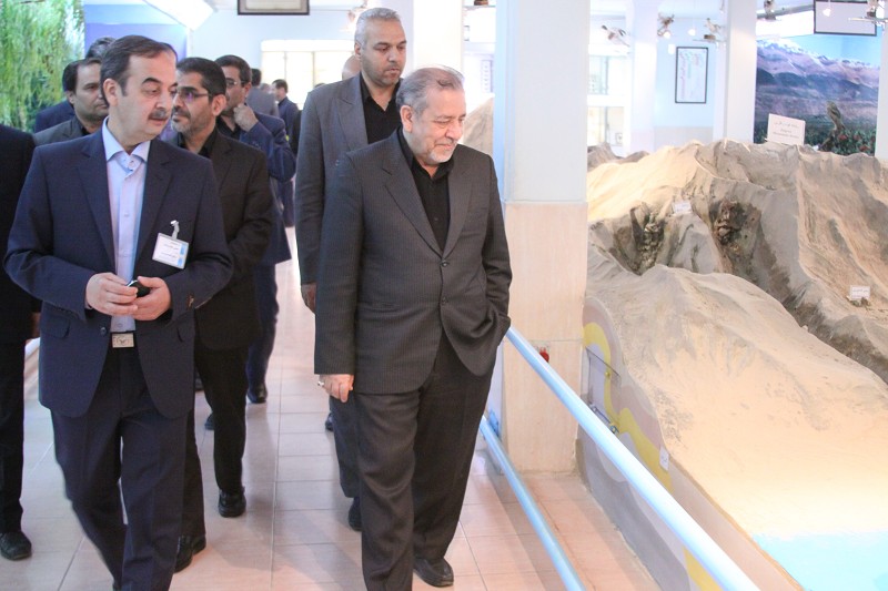 <a href='http://1mgemuseum95d.niloblog.com/p/8/'>بازدید</a> استاندار محترم استان از موزه علوم و فنون - مهر 1394