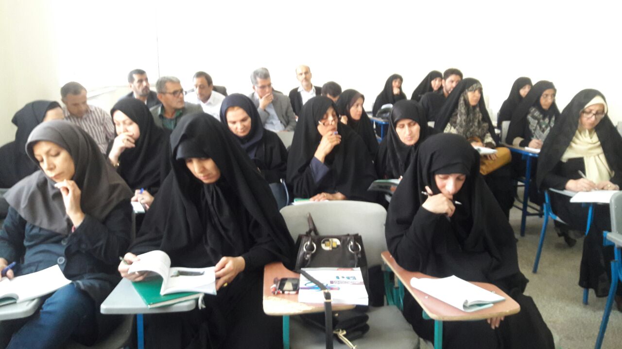 برگزاری ضمن خدمت عربی دهم در ناحیه دو ری