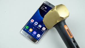 حتی در زیر آب S7 Edge کارایی کامل حتی در زیر آب S7 Edge کارایی کامل