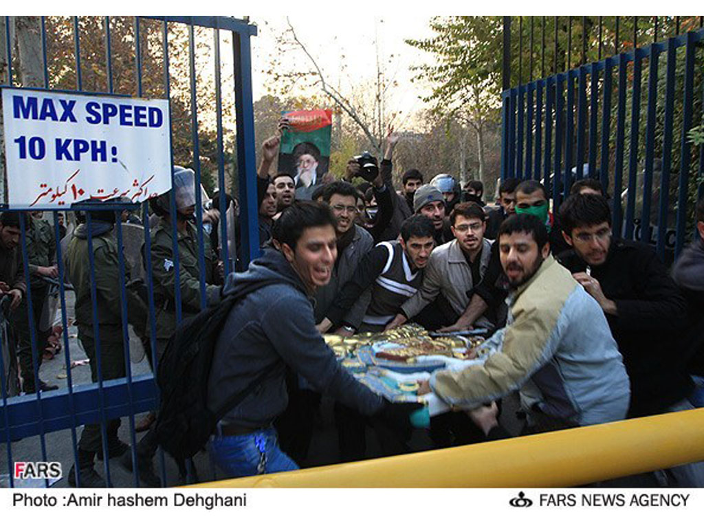 حمله به سفارت انگلیس 2