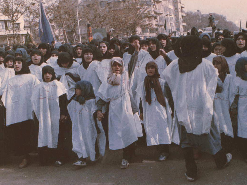 زنان کفن پوش