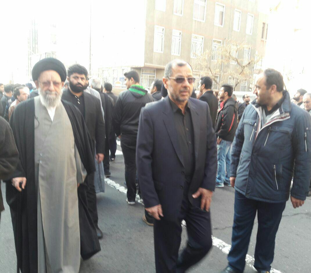 درحاشیه مراسم تشییع پیکر حضرت آیت الله هاشمی  مهندس وحید کاظم زاده قاضی جهانی در کنار آیت الله سید کاظم نورمفیدی نماینده ولی فقیه در استان گلستان و امام جمعه شهر گرگان 