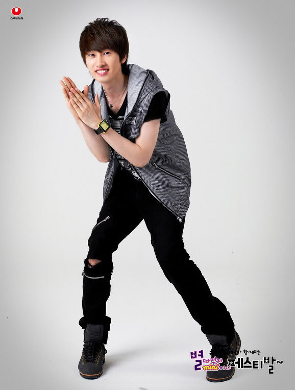 http://s9.picofile.com/file/8291140226/EunHyuk_93_.jpg