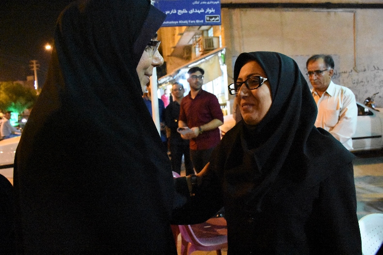 http://s9.picofile.com/file/8294976718/DSC_1250.jpg
