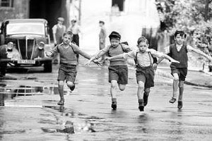 از راهروهای درونم پایین می روم ، منبع :
http://farahmehr.mihanblog.com/post/18 از راهروهای درونم پایین می روم