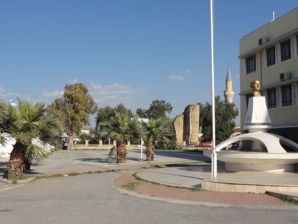 http://s9.picofile.com/file/8296767018/408.jpg