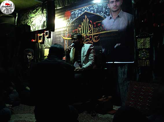 مداحی وسینه زنی درمراسم پنجمین سالگرد شهادت شهیدمحمدعلی دولت آبادی هیئت زوارالحسین(ع) درحسینیه شهیددولت آبادی-شهدای فرماندهی انتظامی تهران بزرگ