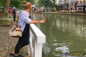 آدم ها ناگهان خداحافظی نمی کنند ، منبع :
http://mahfeladabi.com/post/9386 آدم ها ناگهان خداحافظی نمی کنند