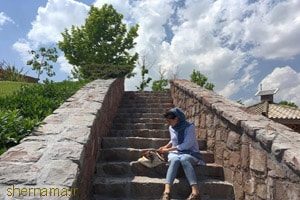 گاهی داستان ما با دنیا و آدمها ، منبع :
http://mahfeladabi.com/post/9411 گاهی داستان ما با دنیا و آدمها