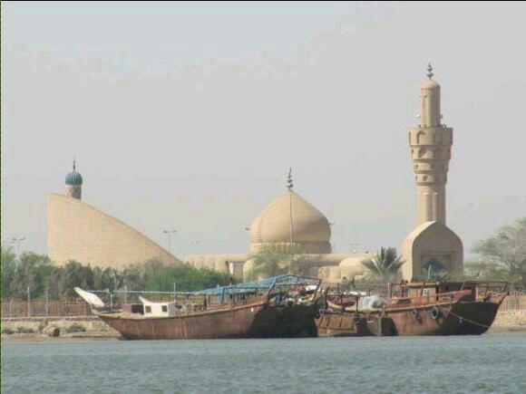 کشتی در گل نشسته فاو