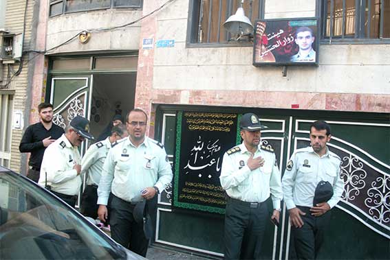 دیدار سرکلانتری یازدهم فاتب وکلانتری 106 شهید نامجو با خانواده شهید مدافع وطن شهید محمدعلی دولت آبادی به مناسبت هفته نیروی انتظامی