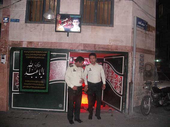 دیدار پرسنل محترم نیروی انتظامی با خانواده شهید دولت آبادی به مناسبت هفته نیروی انتظامی