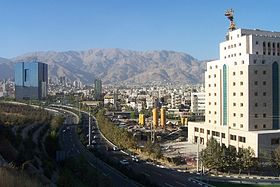 ساختمان سازمان اسناد در سمت راست تصویر دیده میشود