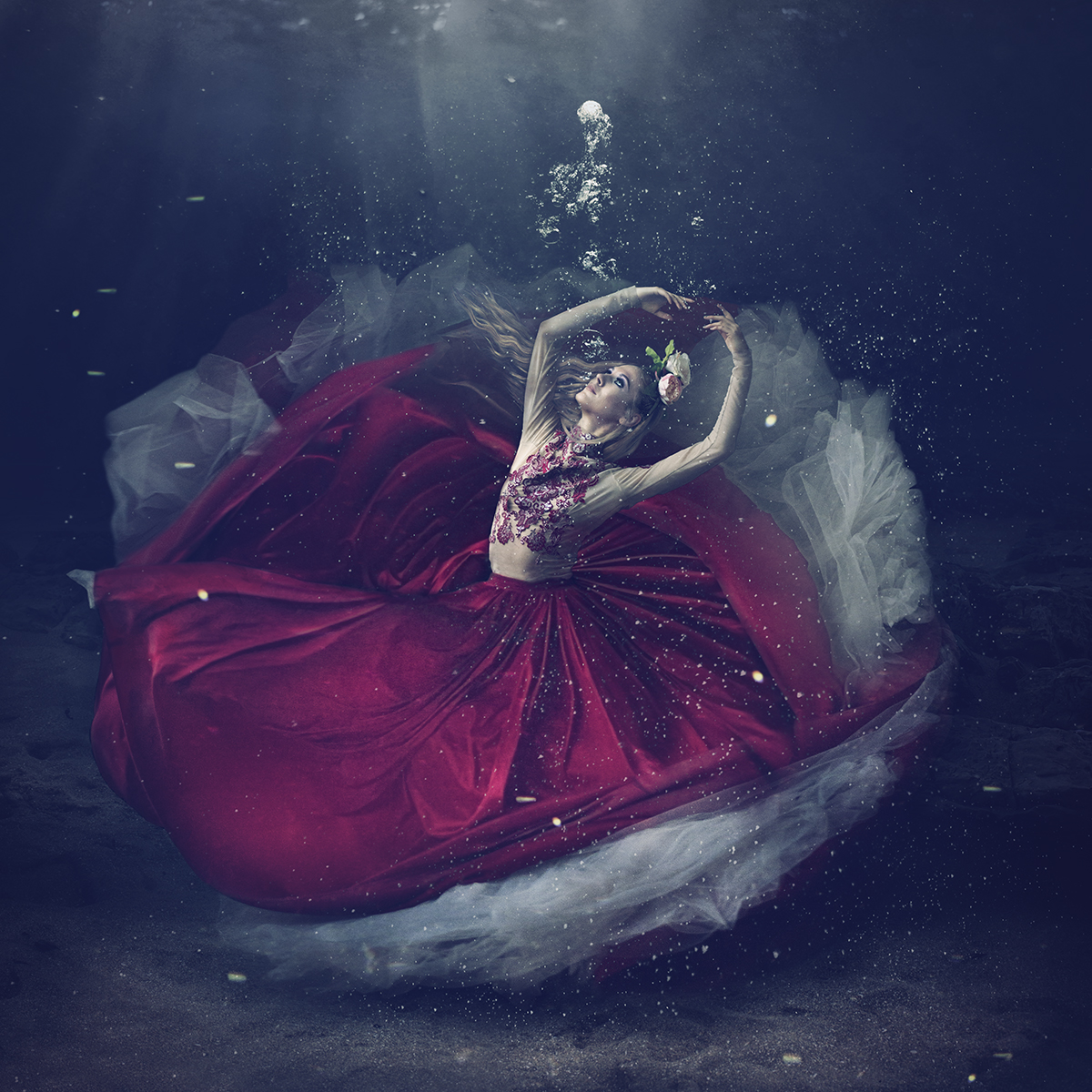 Holly_Burns_Photography_Raphaellawithlove_mua_Abigail_Pulleyn_MuaAbiPulleyn_dsg_Mishi_May_208962329152269_sty_Walter%E2%80%99s_Wardrobe_fb_comgroupswalterswardrobe.jpg