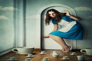 کم کم فهمیدم خیلی کوچکم، و این رنج آور بود. ، منبع :
http://kolbehyetanhayi.mihanblog.com/post/5616 کم کم فهمیدم خیلی
کوچکم، و این رنج آور بود.