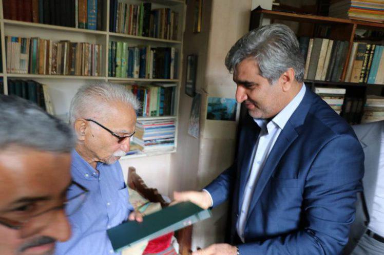 دیدار استاندار گیلان با شاعر پیشکسوت و سرشناس گیلانی
