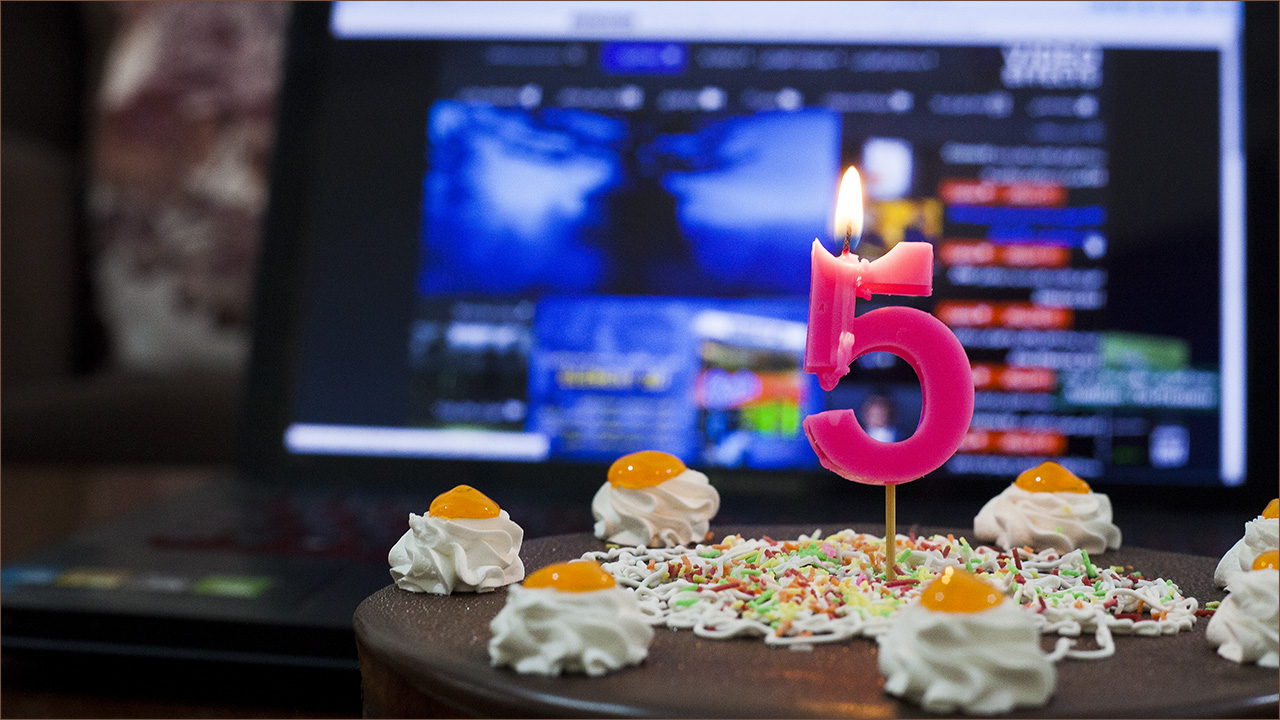 http://s9.picofile.com/file/8329268042/Birthday_Party_Video_Effects.jpg