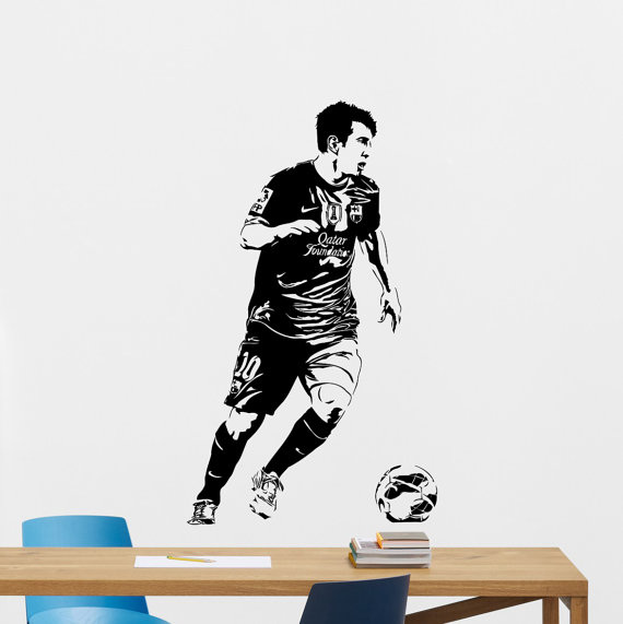 http://s9.picofile.com/file/8332564384/Messi_1_.jpg