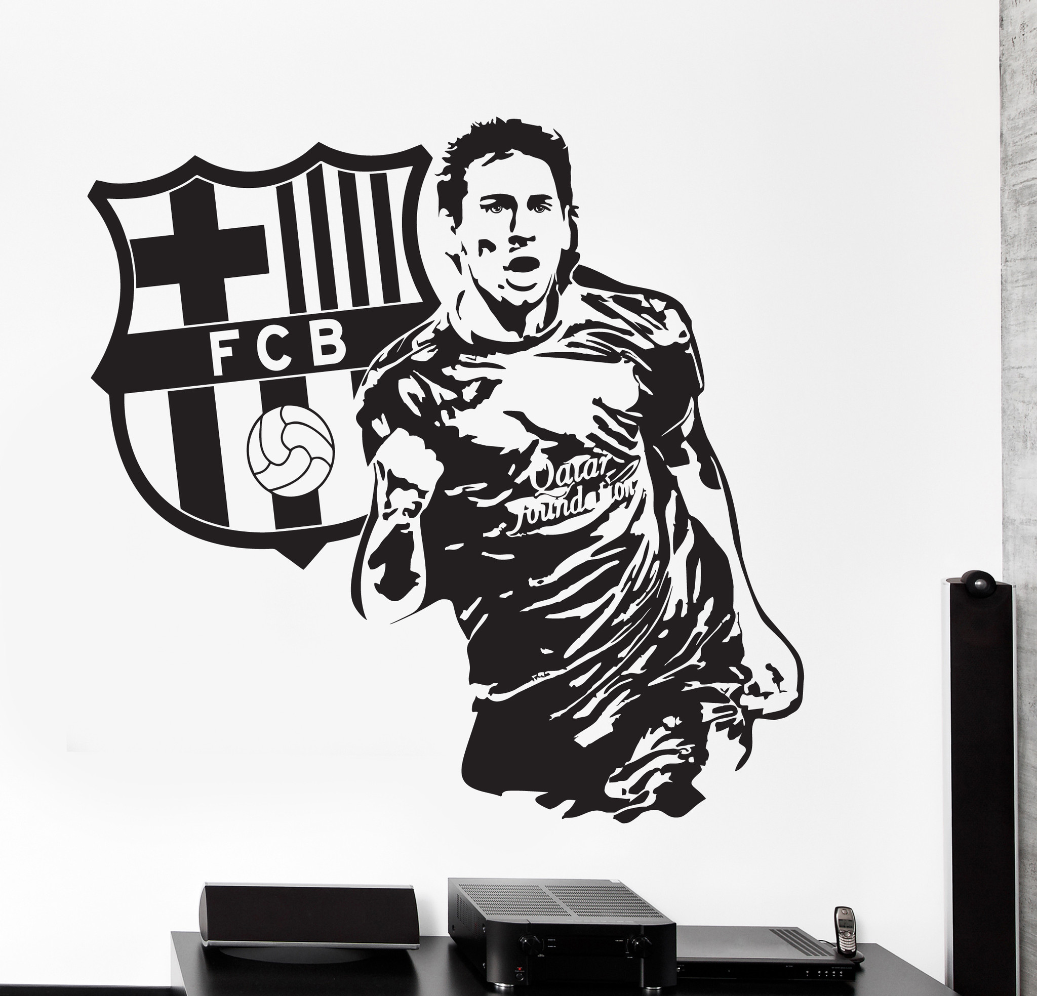 http://s9.picofile.com/file/8332564542/Messi_17_.jpg