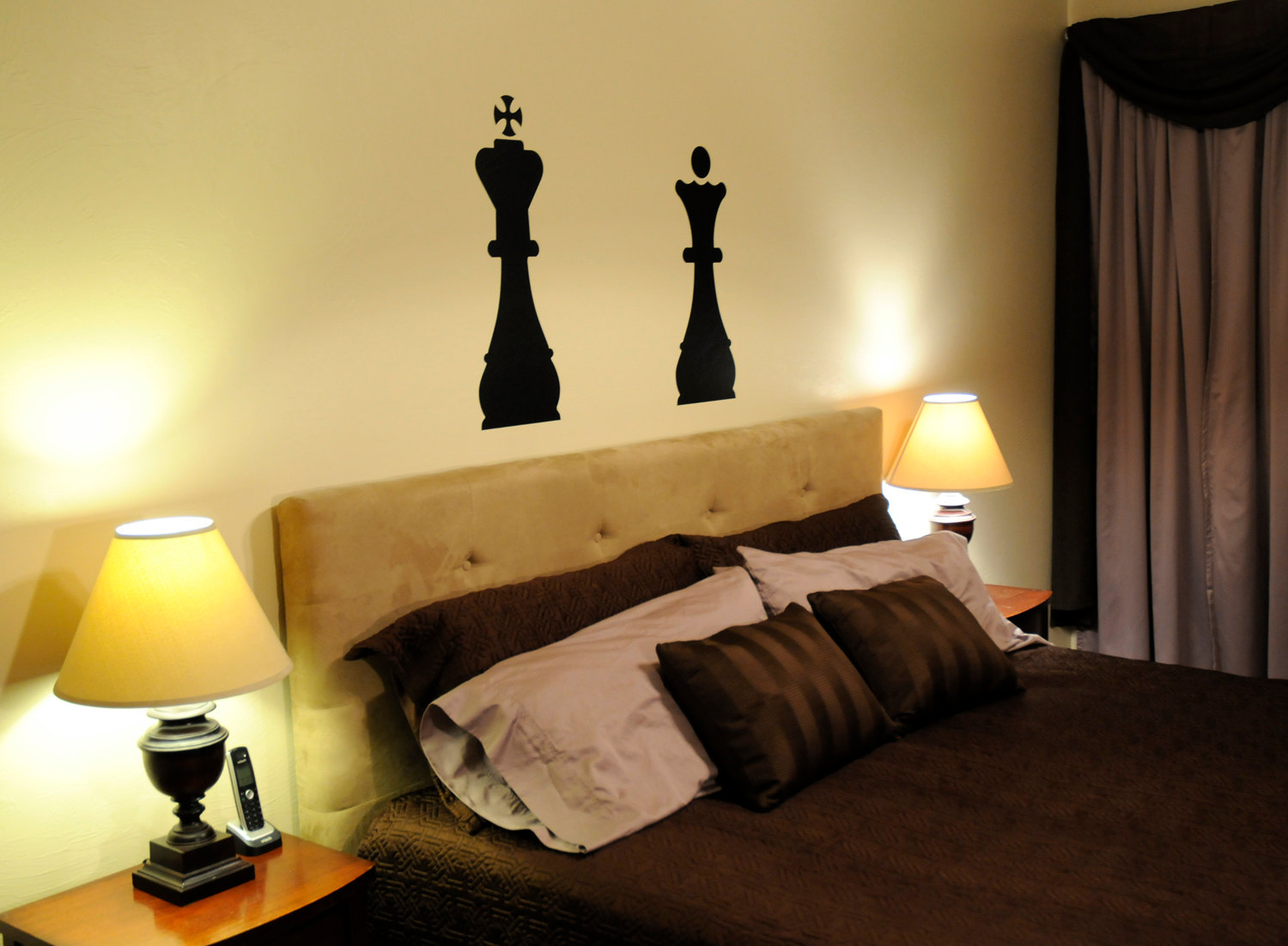 http://s9.picofile.com/file/8334100984/Chess_1_.jpg