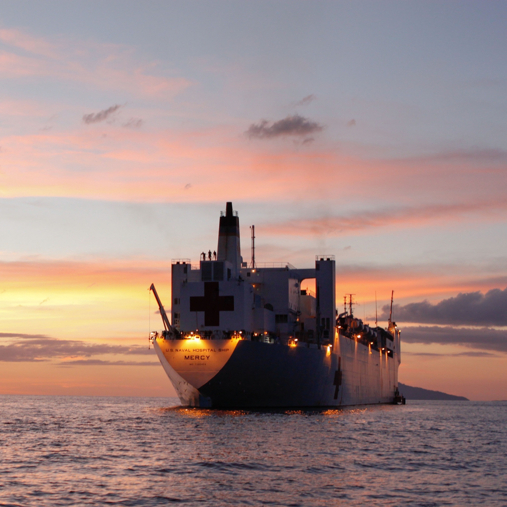 usns_mercy_ship_wallpaper