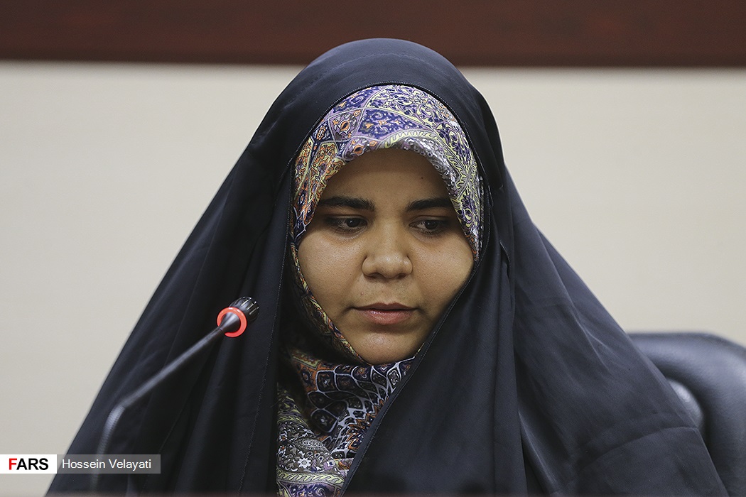 «فاطمه رحیماویان» عکاس خبرگزاری فارس که در حین حادثه و حمله تروریستی گروهک‎ تکفیری به مردم بی‎گناه و رژه نیروهای مسلح در اهواز، صحنه‎ها و تصاویری شجاعانه را از غیرت و رشادت مردم، سربازان و پاسداران خلق کرده بود، عصر دوشنبه ۲ مهر ۱۳۹۷ با حضور در دفتر خبرگزاری فارس توسط پیام تیرانداز مدیرعامل این خبرگزاری مورد تقدیر و تجلیل قرار گرفت.