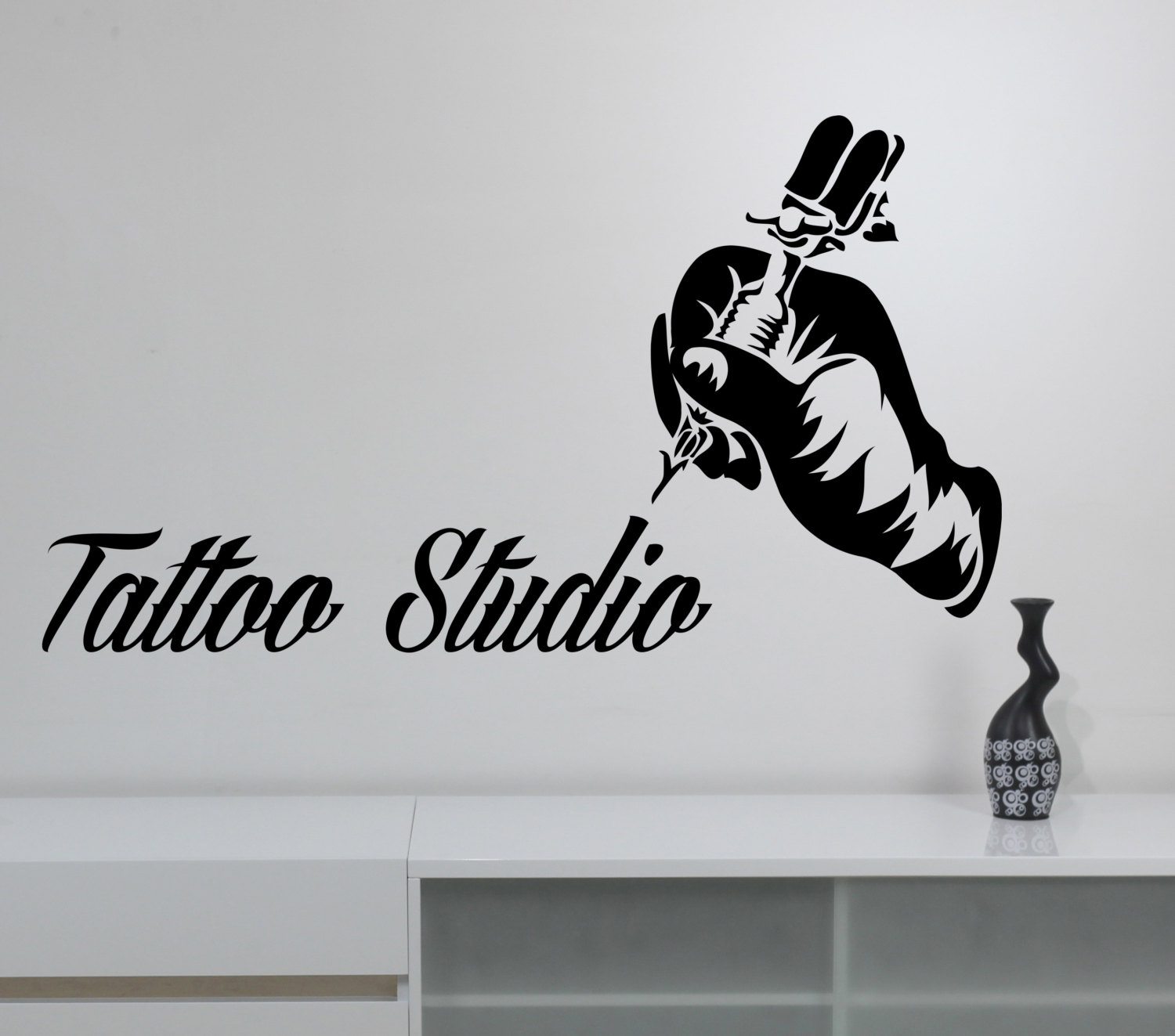 http://s9.picofile.com/file/8338721200/Tatoo_1_.jpg