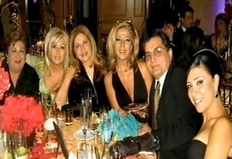 http://s9.picofile.com/file/8339937934/Mansour_Sogol_Wedding_13.jpg
