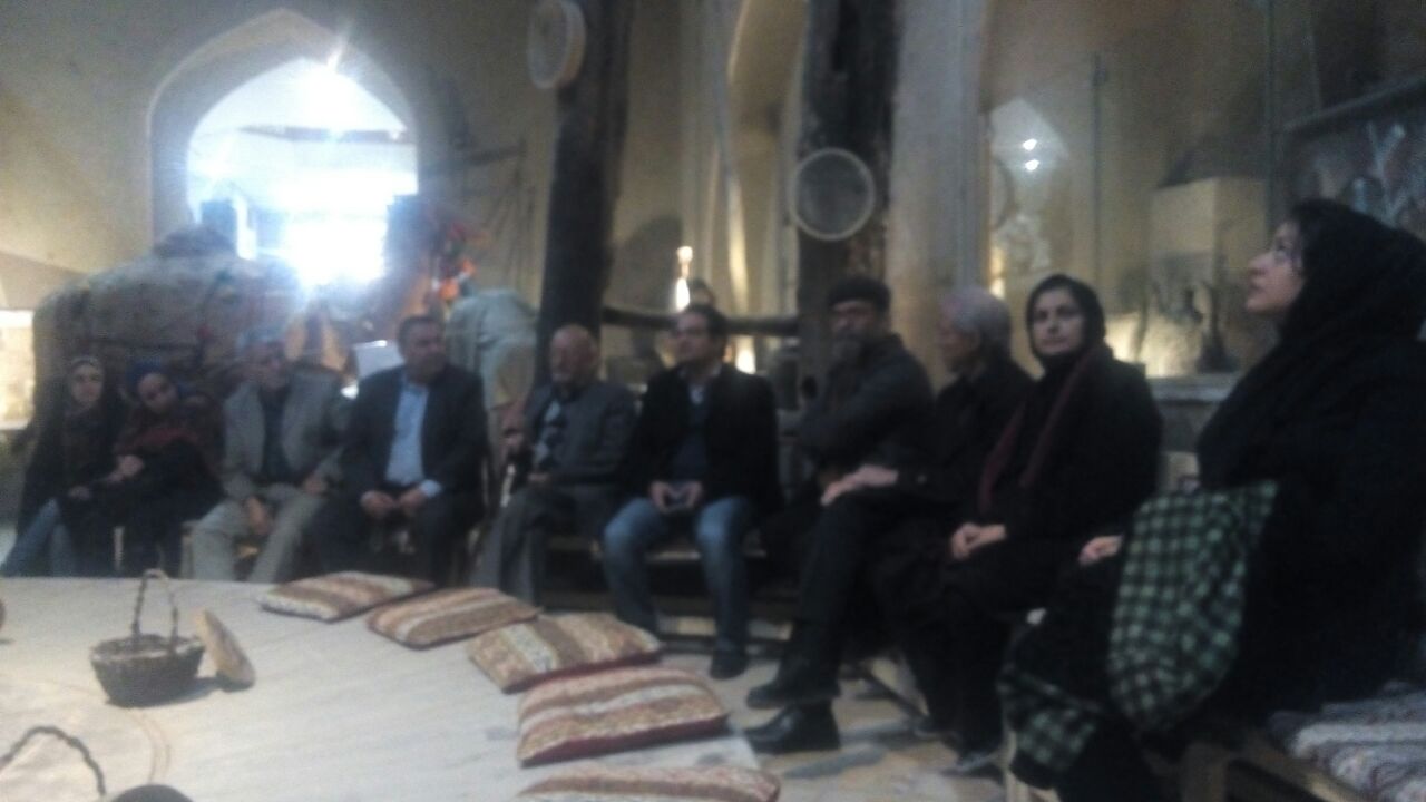 مهرناز آزاد 