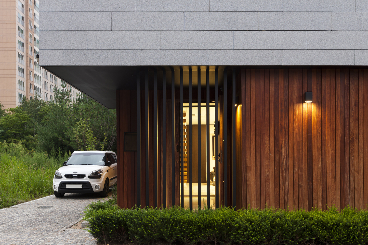 طراحی خانه ای متفاوت در کره جنوبی Yongin Dongsanjae / Lee.haan.architects
