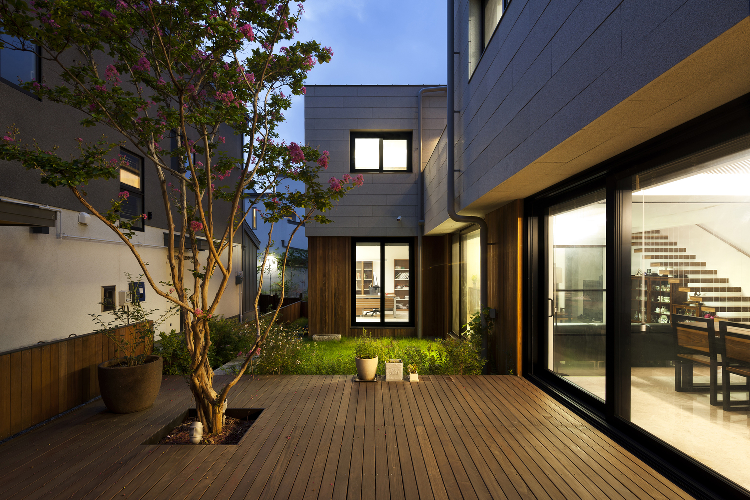 طراحی خانه ای متفاوت در کره جنوبی Yongin Dongsanjae / Lee.haan.architects