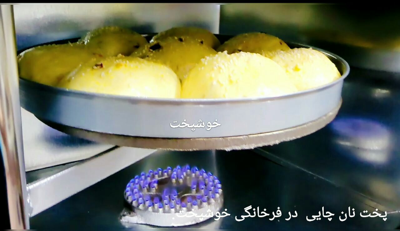 پخت نان در تنورگازی
