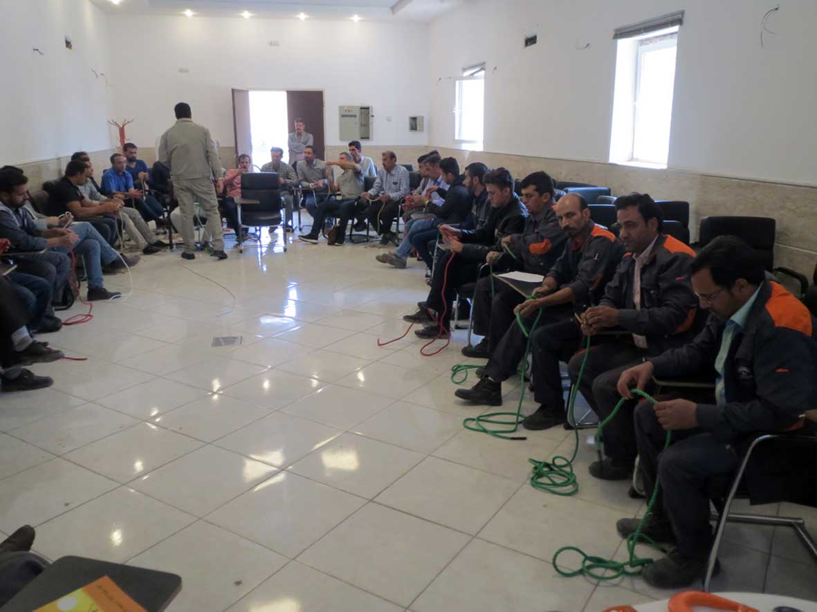 امداد و نجات از روی پایه برق، ایمنی برق ، کارگاه آموزشی