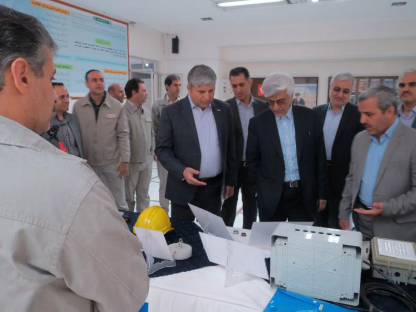 خط گرم ، ایمنی برق ، تجهیزات ایمنی ، کارگاه آموزشی ، رضا نیک پیام