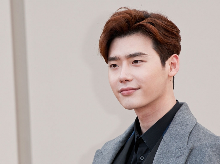 lee_jong_suk_is_a_south_korea_model_turned_actor_who_starred_in_the_drama_w_two_worlds.jpg